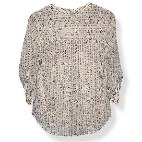 3/$20 Maurices women's cream arrow print v-neck long sleeve blouse top Small - Picture 4 of 7